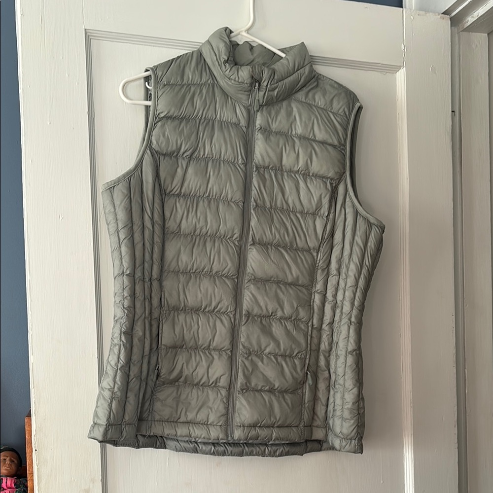 32 Degrees Gray Puffer Vest